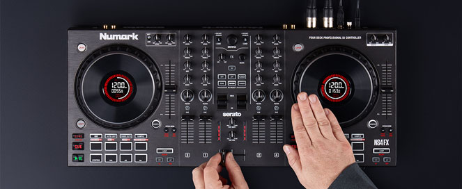 CONTROLADORA DJ NUMARK NS4FX vista de las pantallas y botones fx